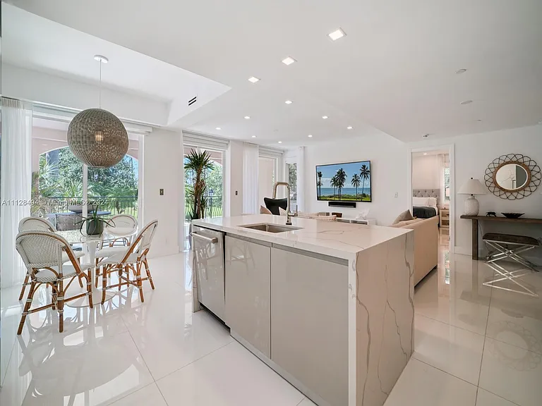 19117 Fisher Island Dr #19117 — Photo 10