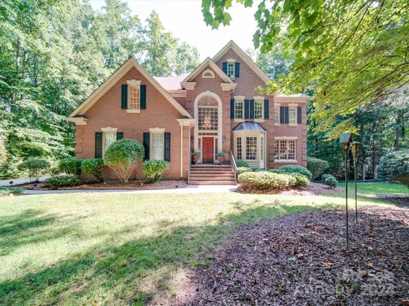 910 Hoke Trl, Cramerton, NC 28032