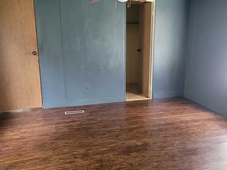 310 Country Springs Dr — Photo 3