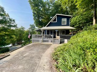 131 Phoenix Ln, Speedwell, TN 37870