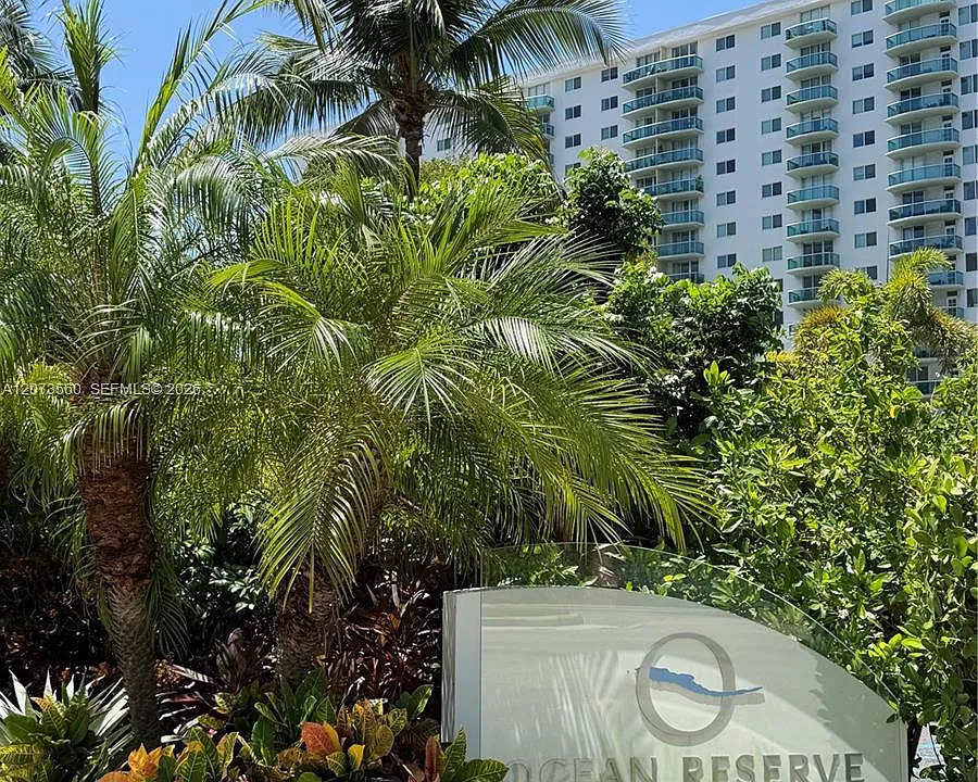 19370 Collins Ave #1120
