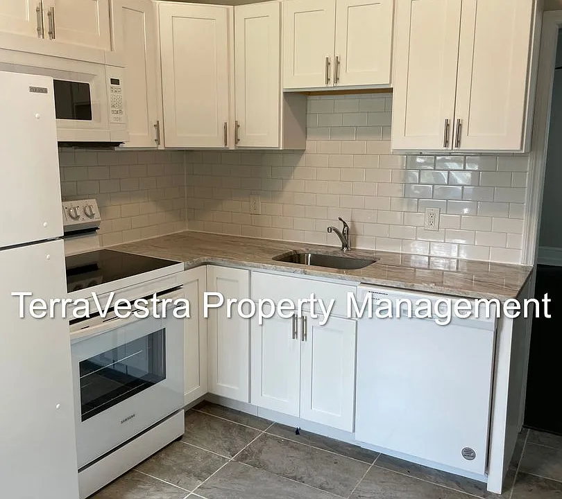 297 N Laurel St #1