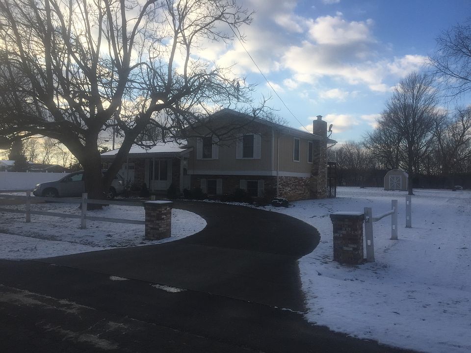 1st image of 11 N Azalea Dr