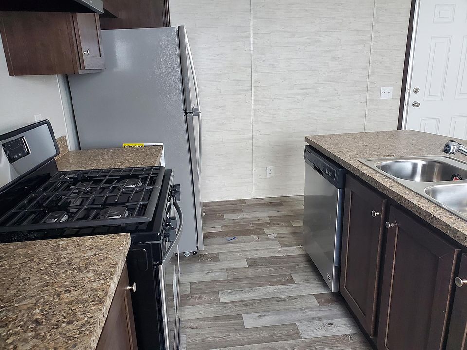 2nd image of 230 Rhode Island Dr