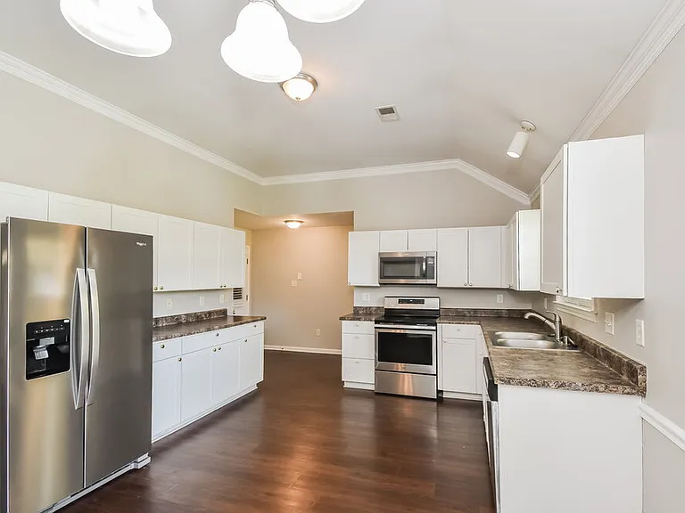 6906 Greyhawk Cv N — Photo 8