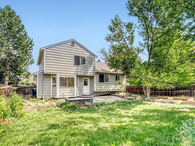 1633 Deerwood Dr — Photo 16