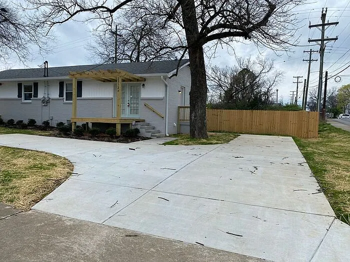 2 bed, 1.0 bath, 700 sqft, $1,595 — Photo 3