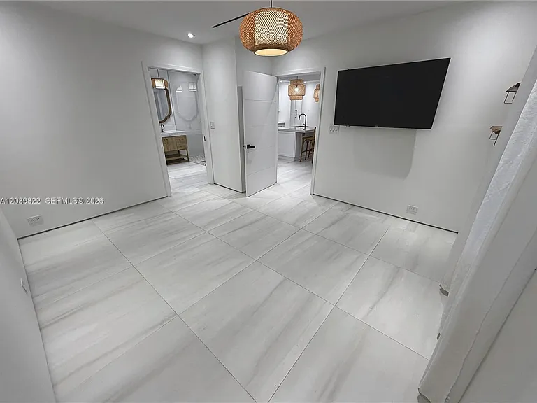 4712 SW 64th Ct — Photo 7