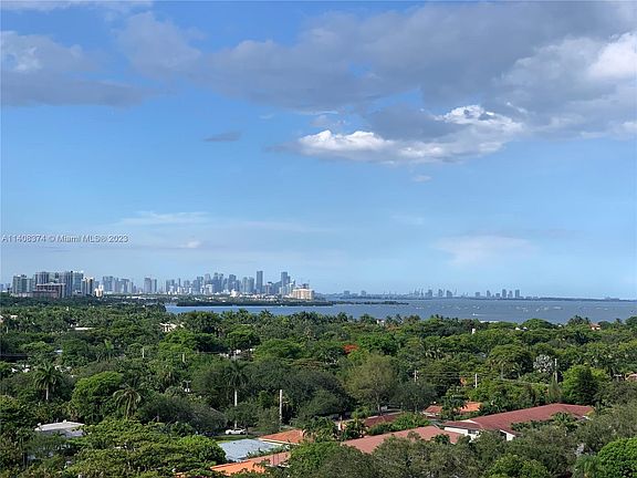3rd image of 90 Edgewater Dr APT 1212