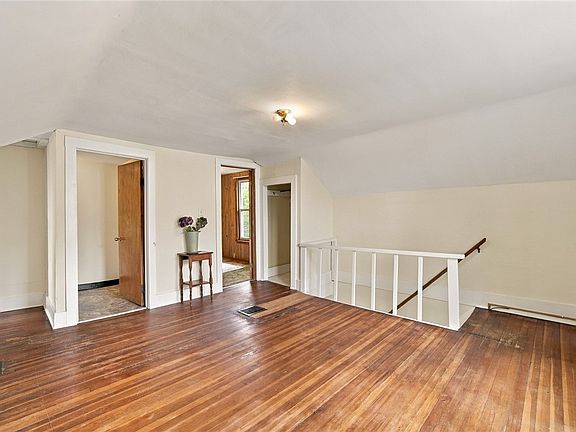 5th image of 704 1st St