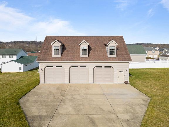 2nd image of 1015 Pansy Ln