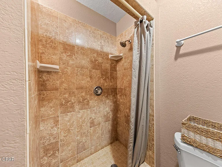 301 Fairway Blvd — Photo 17