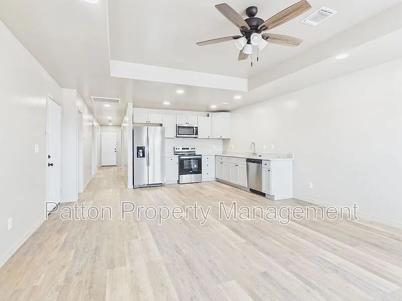 3 bed, 2.0 bath, $1,650 — Photo 3