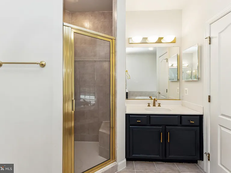 7489 Carriage Hills Dr — Photo 26