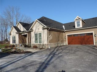 11 Samanthas Way, Pittsford, NY 14534