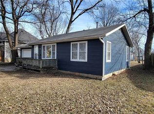 309 S 4th St, Iola, KS 66749