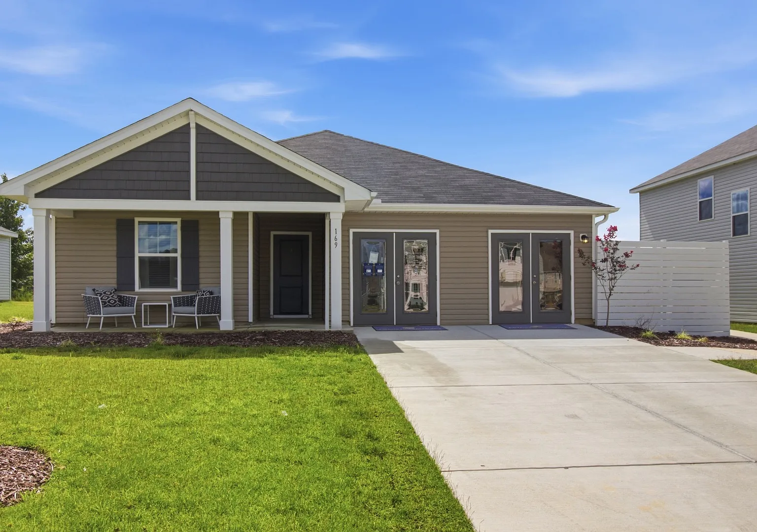 169 N Squires Run Ln — Photo 1