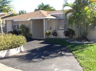 570 W 79th St, Hialeah, FL 33014