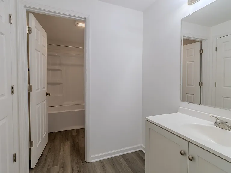 The Tides 1510 Veterans Dr — Photo 43