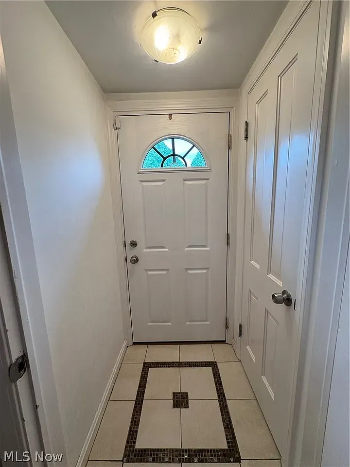 3 bed, 1.5 bath, 1153 sqft, $1,850 — Photo 1