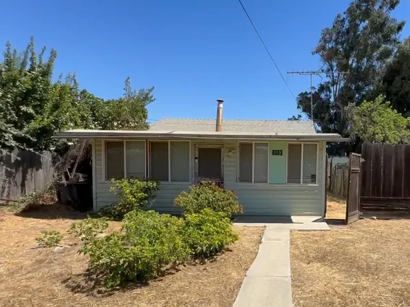310 5th St, Greenfield, CA 93927