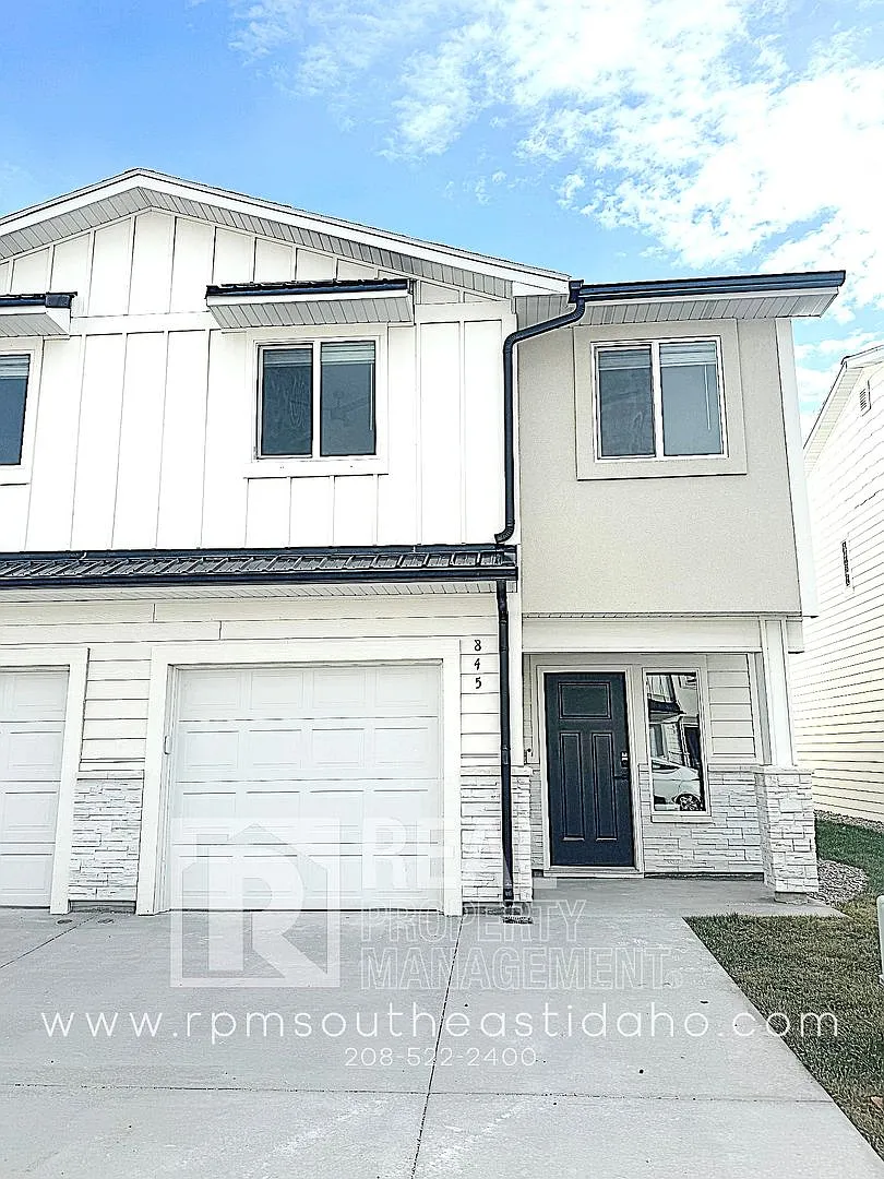 Modern 3 Bedroom, 2.5 Bathroom Townhome for Rent in Idaho Falls with Garage and Washer/Dryer Hook... — Photo 3