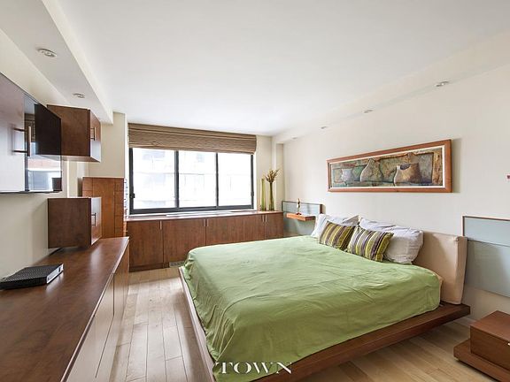 3rd image of 343 E 74th St APT 6G