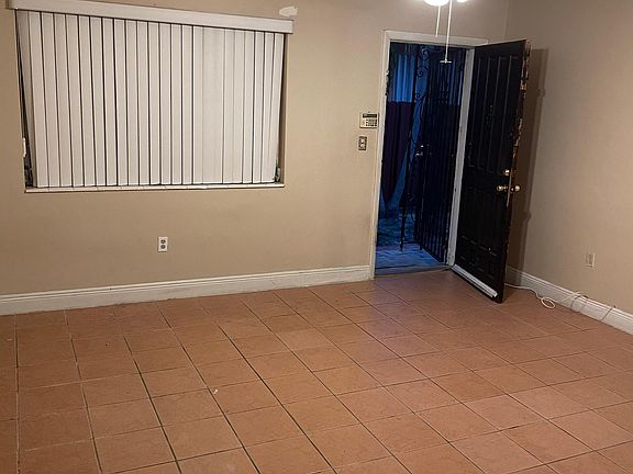 5th image of 123 NW 50th Ave #2