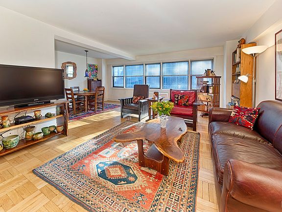 2nd image of 220 E 67th St APT 9E