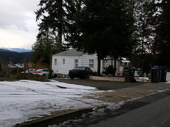 2nd image of 6025 Harlow Dr