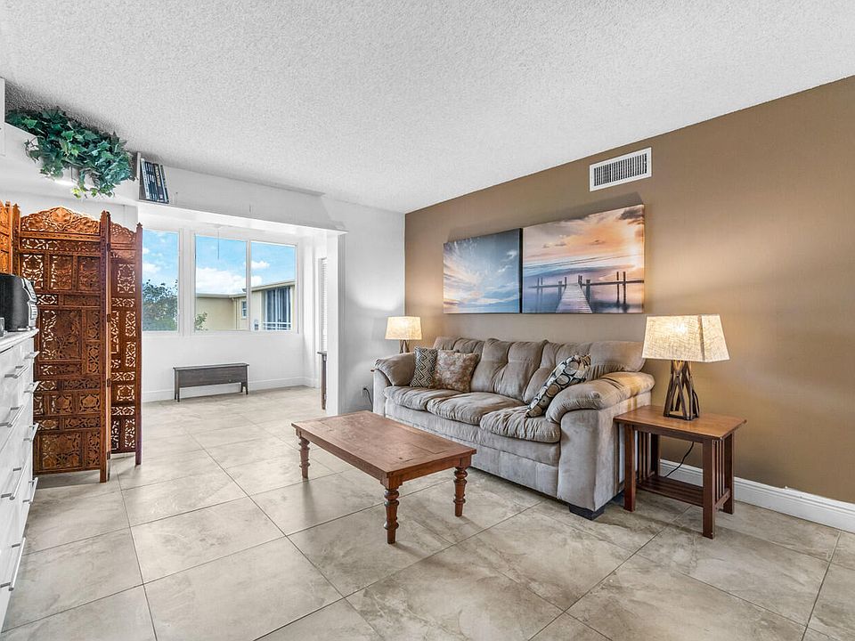 1st image of 2615 NE 3rd Ct #4060