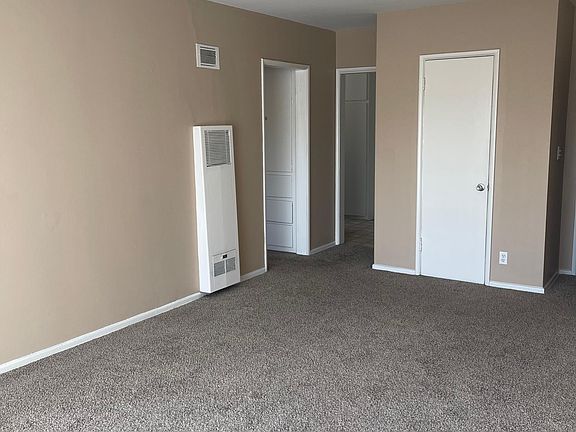 4th image of 3935 Hillcrest Dr #7