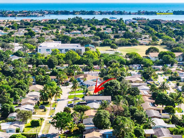 350 NE 27th Court, Boynton Beach, FL 33435