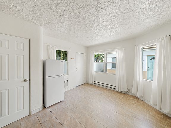 3rd image of 901 3rd St N APT 9
