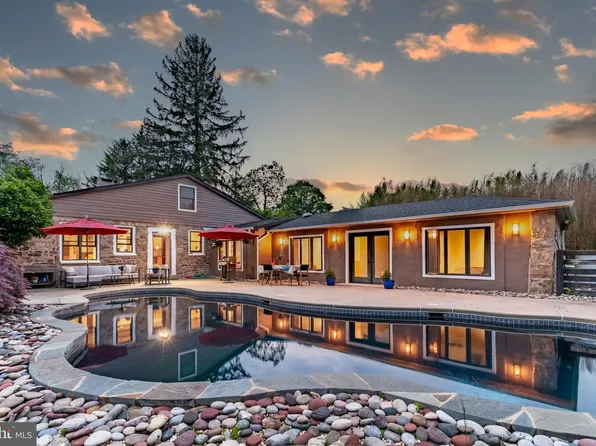 2539 Aquetong Rd, New Hope, PA 18938