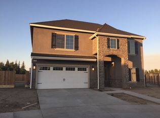 2426 N Central Ct, Visalia, CA 93291