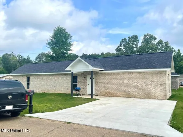 102 Sparrow Ln, Richland, MS 39218
