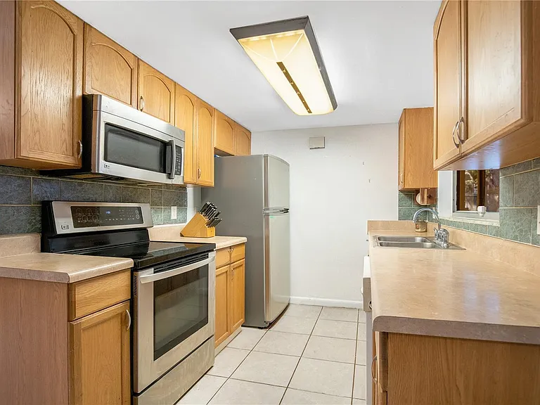 10119 Arbor Ridge Trl — Photo 3