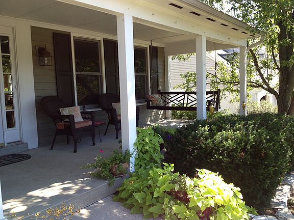 4th image of 1046 Stratford Hill Dr