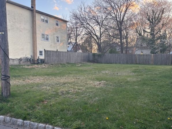 128 Grove St, Roselle Park Boro, NJ 07204
