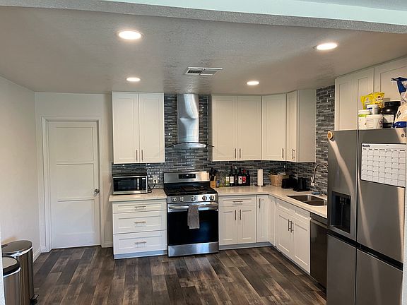 4th image of 1326 Roselawn St #2