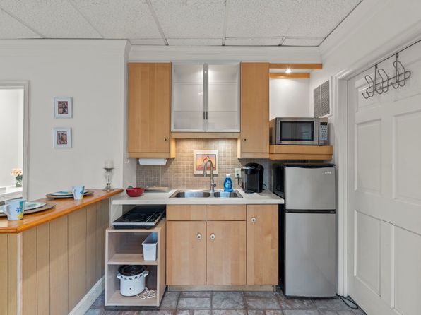 25 Highfield Ct APT B