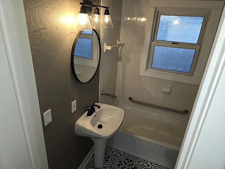 929 E Blue Ridge Blvd — Photo 18