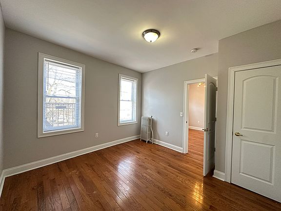 5th image of 500-02 Baldwin Ave #23