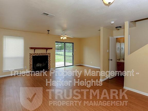 4th image of 4506 Lago Cir #B