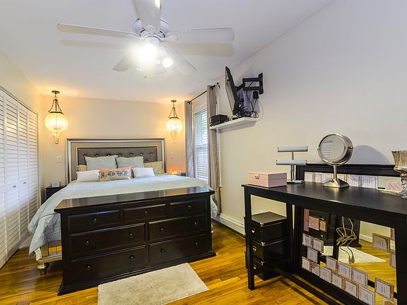 2nd image of 18 Kings Cove Way