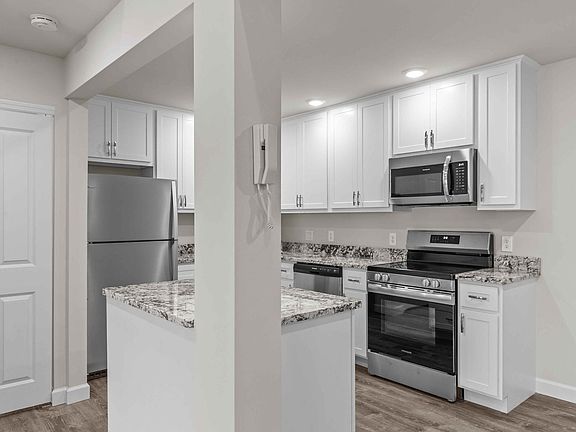 5th image of 2000 Sherman Square Dr #1918