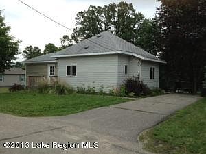 1st image of 401 Woodland Ave W