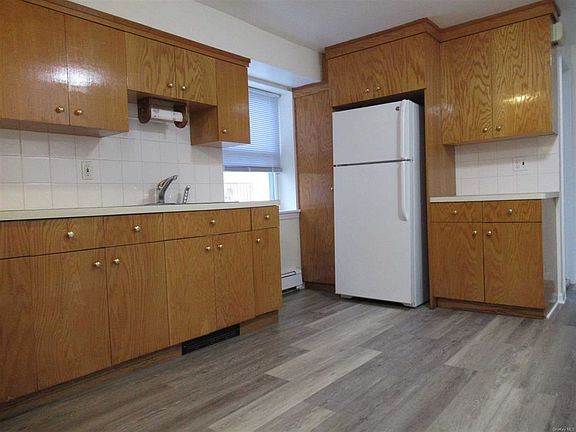 4th image of 26 Wing Ave #D