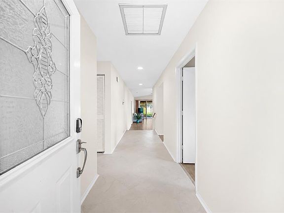 5th image of 7306 GOLF POINTE CIRCLE